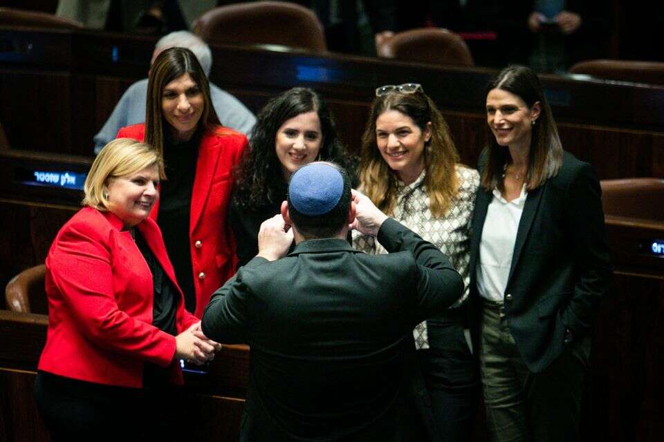נשים בממשלה , אורן בן חקון