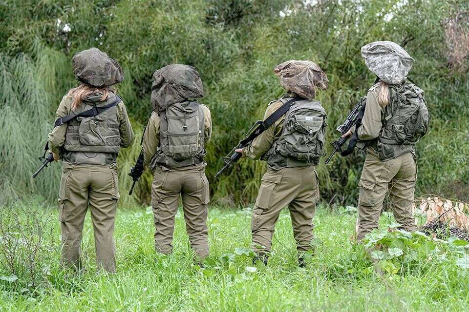 לוחמות צה"ל  , ללא קרדיט