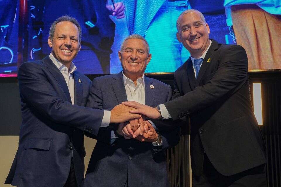 ראשי הסוכנות היהודית. מימין לשמאל - יהודה סטון המנכ״ל, דורון אלמוג יו״ר הנהלת הסוכנות היהודית ומארק וילף יו״ר חבר הנאמנים
, ליאור דסקל עבור הסוכנות היהודית