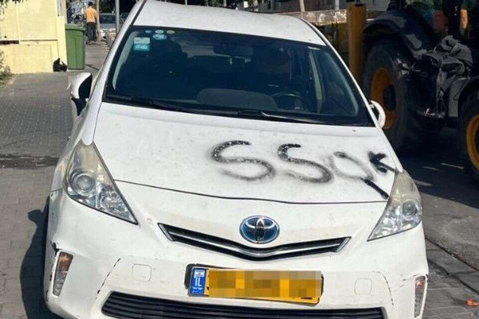 השחתת רכוש מצד כנופיית SSQ בדרום תל אביב , ללא קרדיט