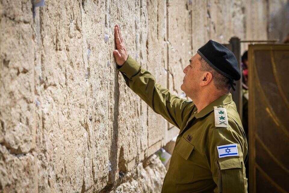 הרמטכ"ל הנכנס רא"ל אייל זמיר בכותל , אורן בן חקון