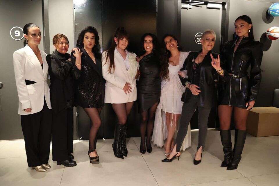 מיטב זמרות ישראל בהיכל מנורה , קוקו