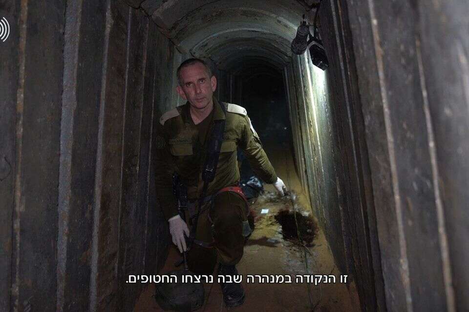 דניאל הגרי מדווח מהמנהרה בה הוחזקו החטופים (ארכיון) , דובר צה"ל