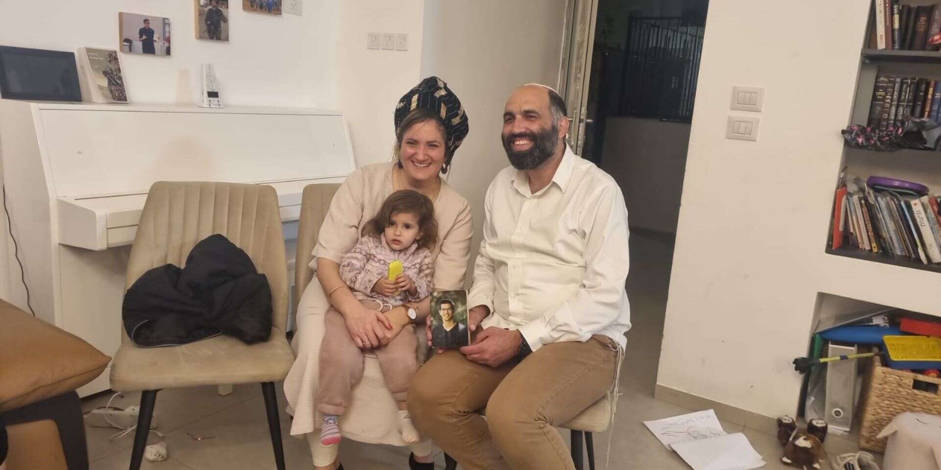 גלית ויזל וארוסה, רחמים עמרני , באדיבות המשפחה