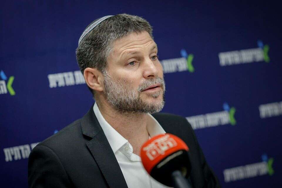 שר האוצר סמוטריץ' בפתח ישיבת סיעת הציונות הדתית (ארכיון) , אורן בן חקון