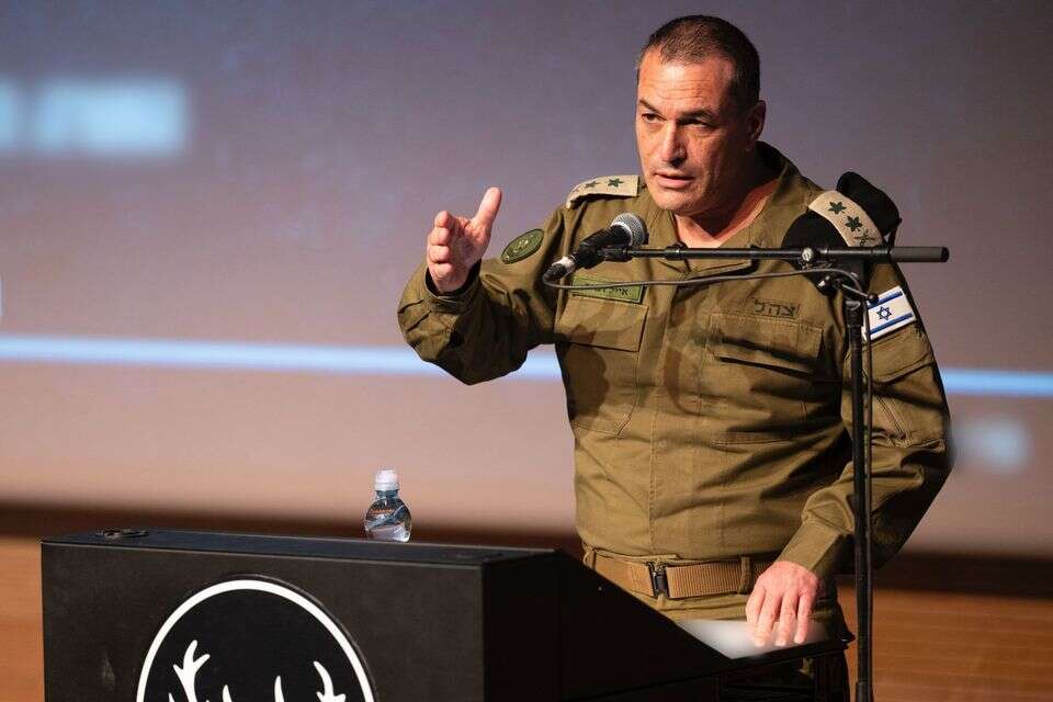 הרמטכ"ל אייל זמיר. צה"ל מתחיל לשלוח עשרות אלפי צווי גיוס לחרדים חייבי גיוס , דובר צה"ל