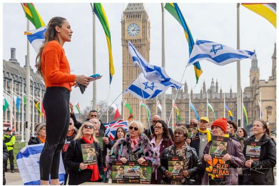 ההפגנה הישראלית באירוע השקת הספר על חמאס בבריטניה , Amanda Rose