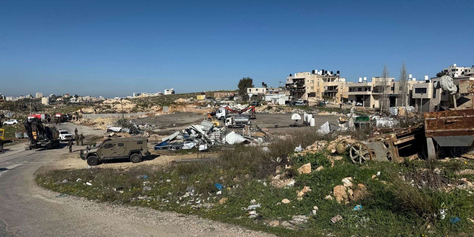 מתחם המשאיות הבלתי חוקי נהרס, אך אף רכב לא הוחרם ואף חשוד לא נחקר , תנועת רגבים