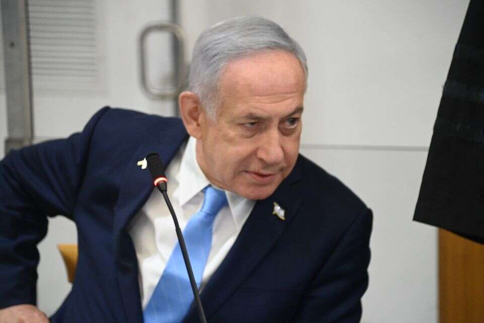 "הרסו לנו את החיים": נתניהו התפרץ בעדותו ודפק על השולחן , יאיר שגיא