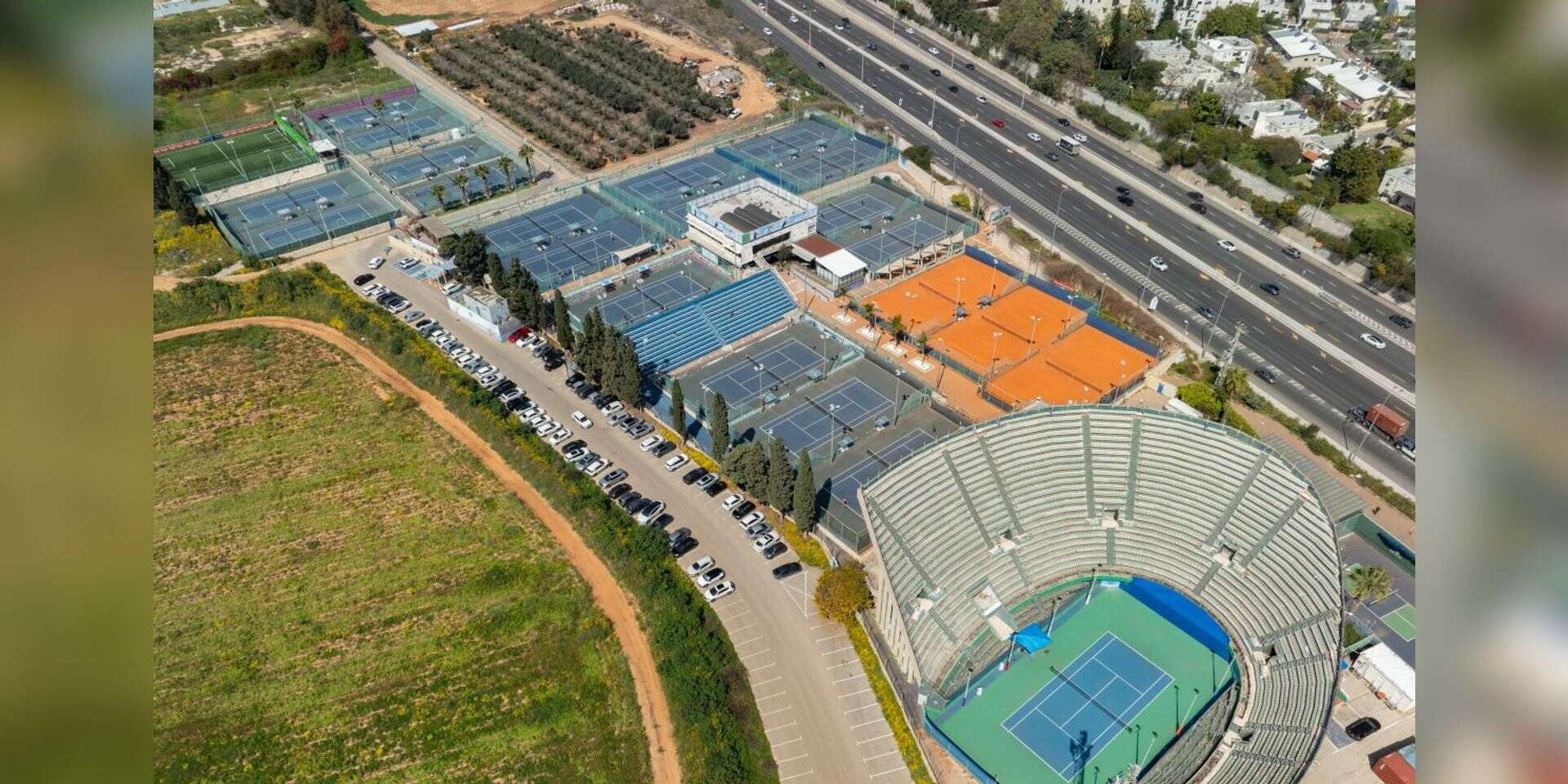 מרכז הטניס ברמת השרון
, גיל קרמר