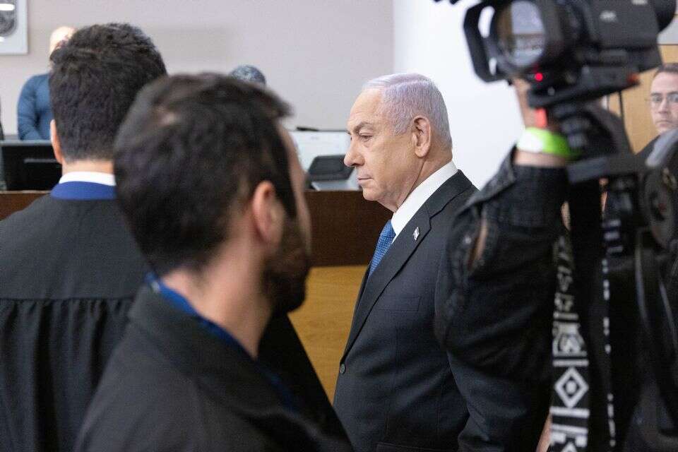 עושה לימונדה מלימונים - נתניהו בבית המשפט , תומר אפלבאום