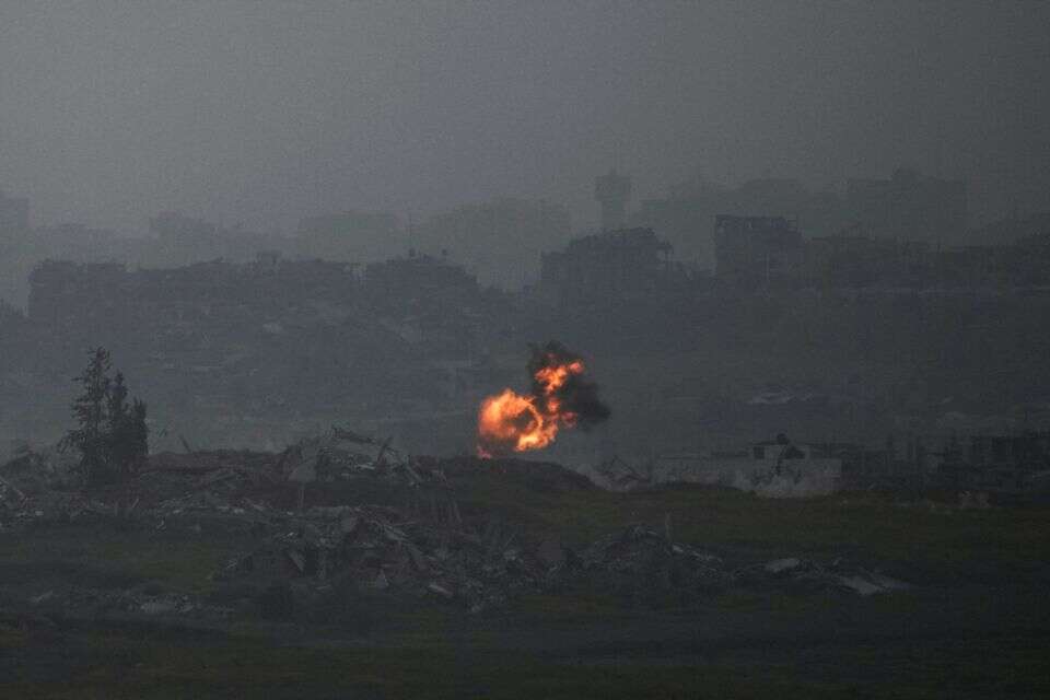 פיצוץ בעזה במסגרת מבצע "עוז וחרב" , AP