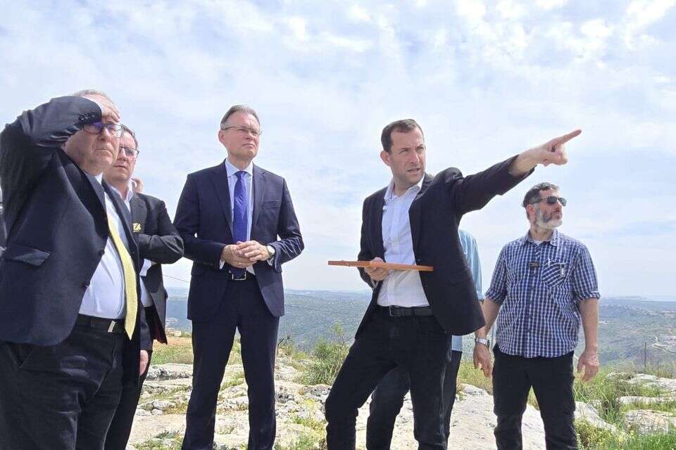 מולארצ'יק ודגן במצפה טראמפ , רועי חדד