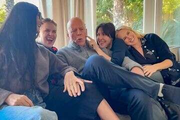 ברוס וויליס בן 70: המחוות המרגשות 🎉