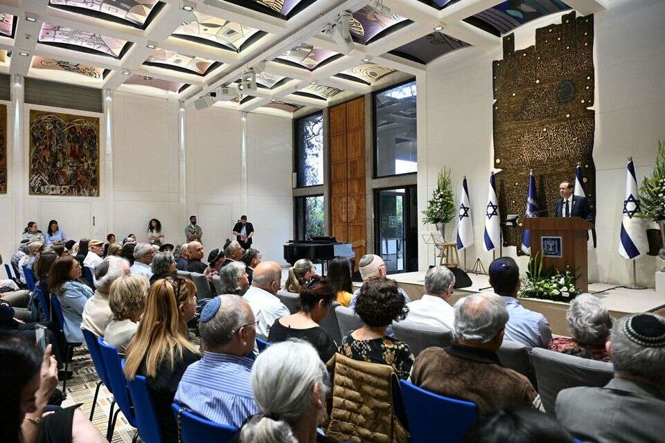חוג התנ"ך של מיזם 929 בבית הנשיא , חיים צח/ לע״מ