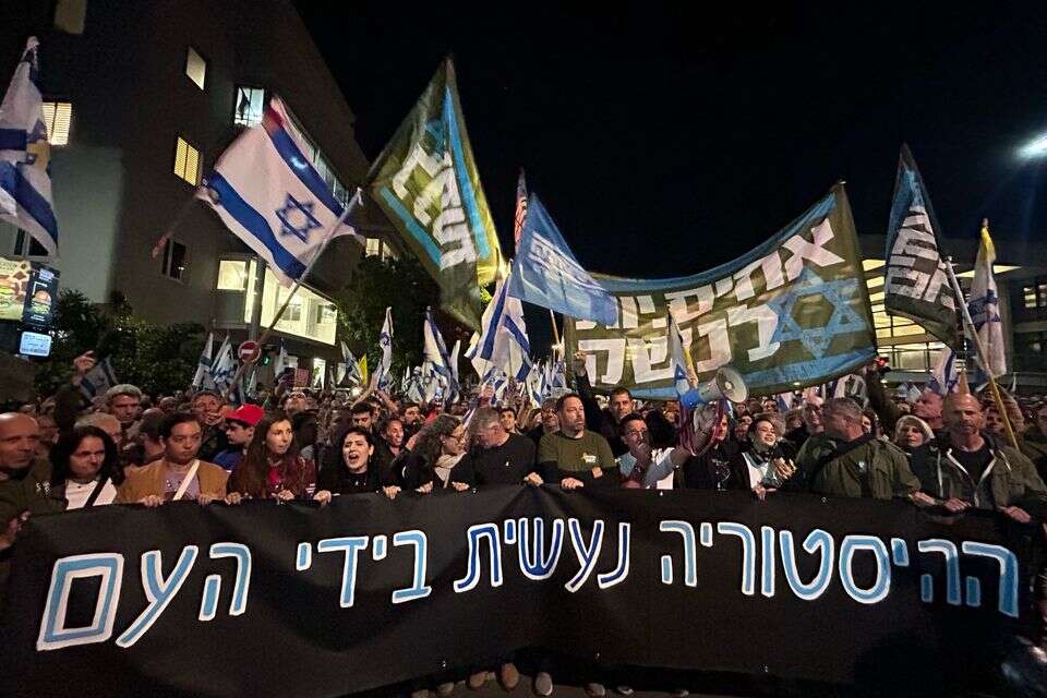 "A government that runs away from responsibility should go": a protest rally in the Bhima square