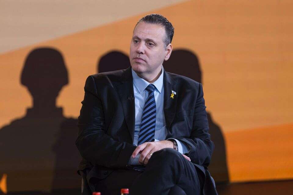 השר מיקי זוהר: "רונן בר היה צריך להתפטר בעצמו, אם בג״ץ יתערב - זו פגיעה בדמוקרטיה"