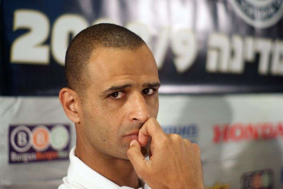 אדורם קייסי , אמיל סלמן / ג'יני