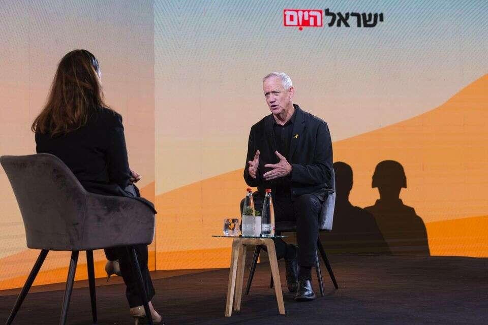 יפנה את המקום לאיזנקוט? ההצהרה החד-משמעית של גנץ