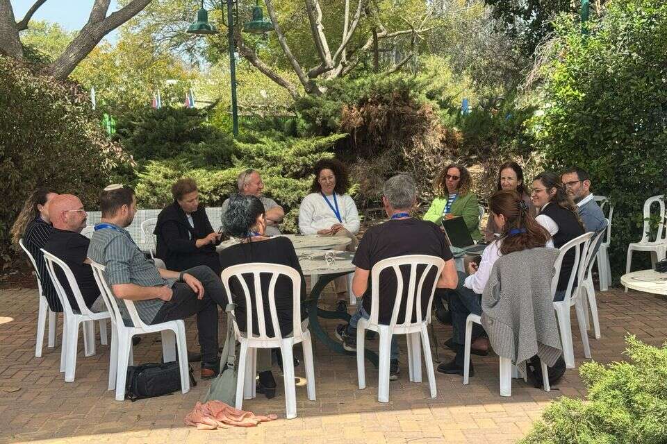 מנהלת תקומה במפגש על תוכניות השיקום היישוביות , באדיבות מנהלת תקומה