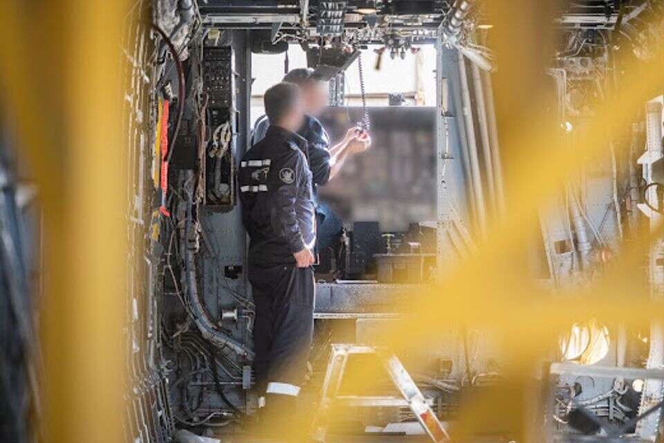 הצצה נדירה לבתי המלאכה של צה"ל , דובר צה"ל