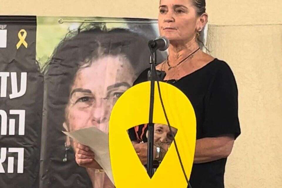 נירה שרעבי, אלמנתו של החטוף החלל יוסי שרעבי , קיבוץ בארי