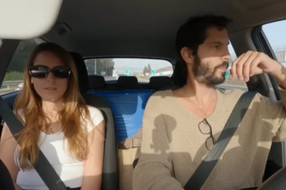 פצח בווידוי. שקד ורוני ב"חתונה ממבט ראשון" , צילום מסך, קשת 12