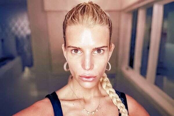 ג'סיקה סימפסון , ג'סיקה סימפסון (אינסטגרם)