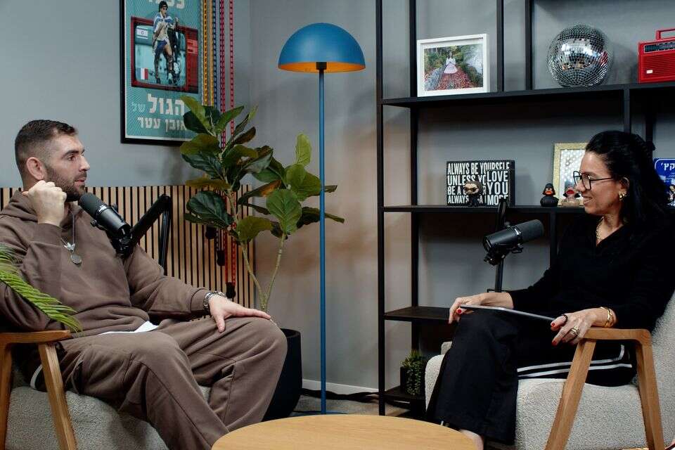 בסלון של יסמין - יסמין לוקץ' מארחת את פיטר פלצ'יק