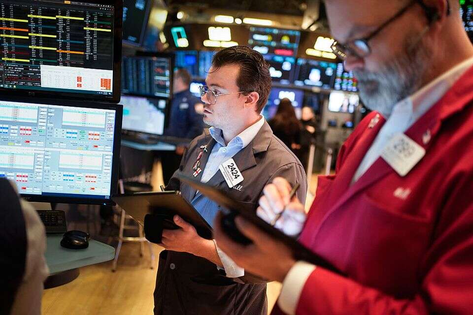 סוחרים בבורסה בוול סטריט, ניו יורק , AP