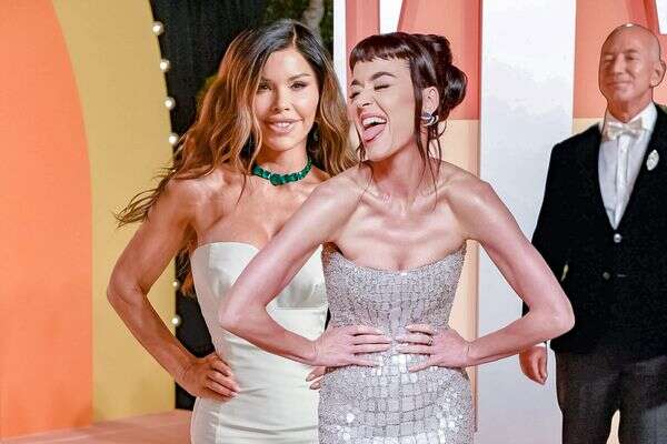 קייטי פרי ולורן סנצ'ז , AP, Getty Images