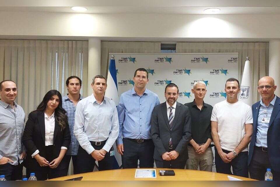 השר בוסו עם חברי המשלחת הישראלית לצפון מקדוניה , לשכת השר