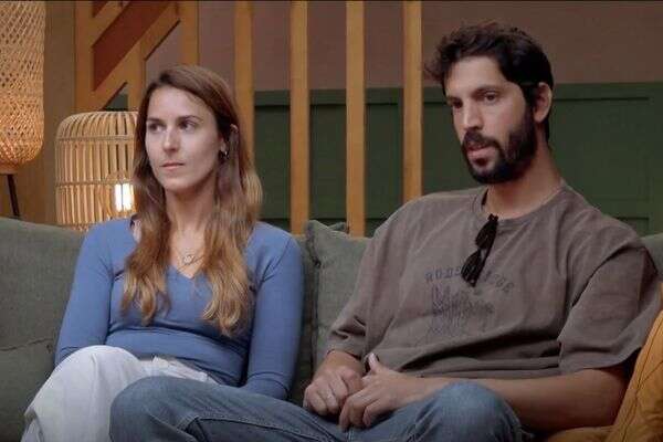 בא לו לחבק אותם. שקד ורוני ב"חתונה ממבט ראשון" , קשת 12