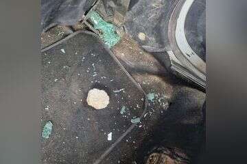 אבן שניפצה חלון בזזריקת האבנים , .