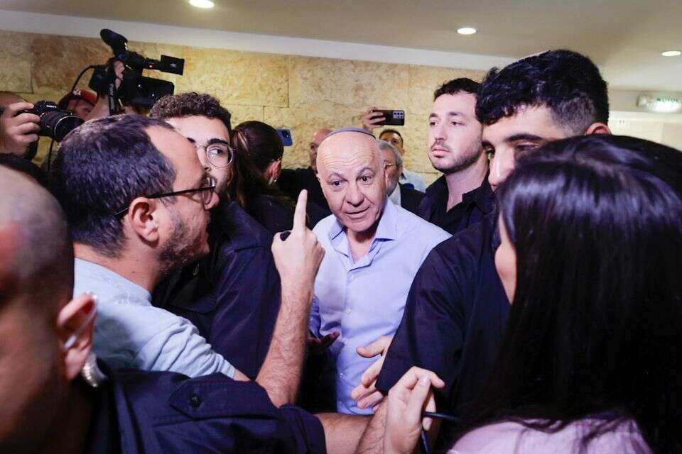 ההתפרצות לעבר ראש השב"כ לשעבר יורם כהן , אורן בן חקון