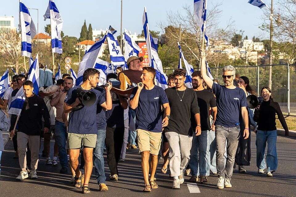 צעדת המילואימניקים , אורן בן חקון