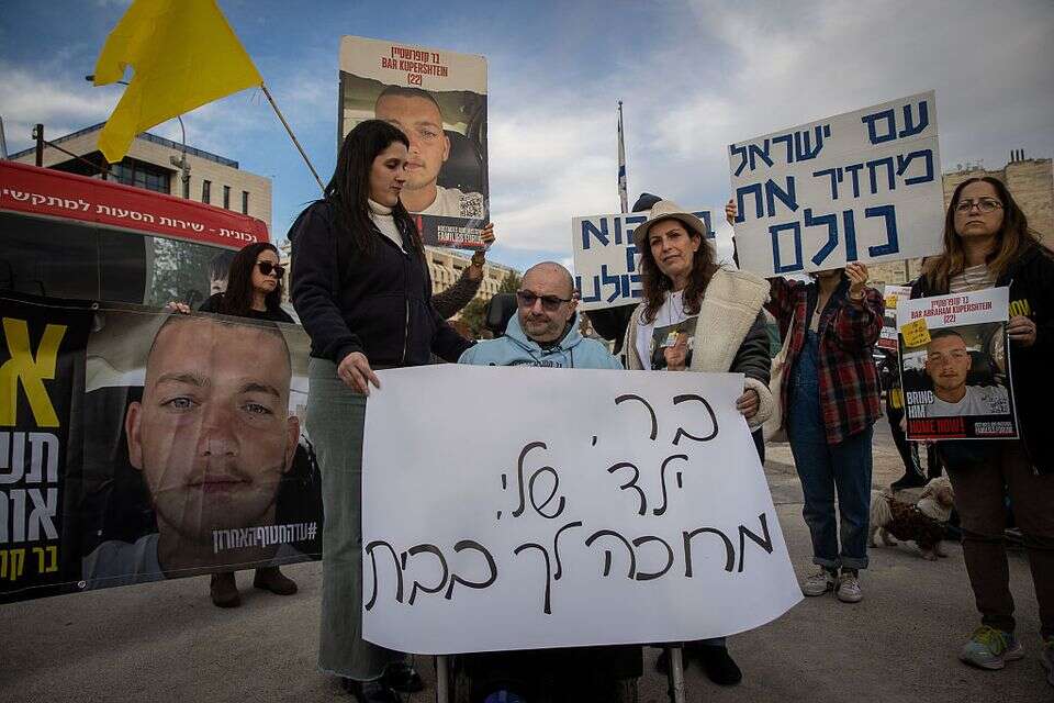 אביו של החטוף בר קופרשטיין , אורן בן חקון