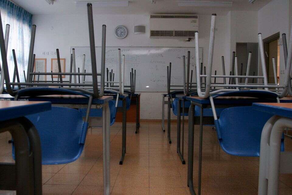 אילוסטרציה , דודי ועקנין / קונטקט