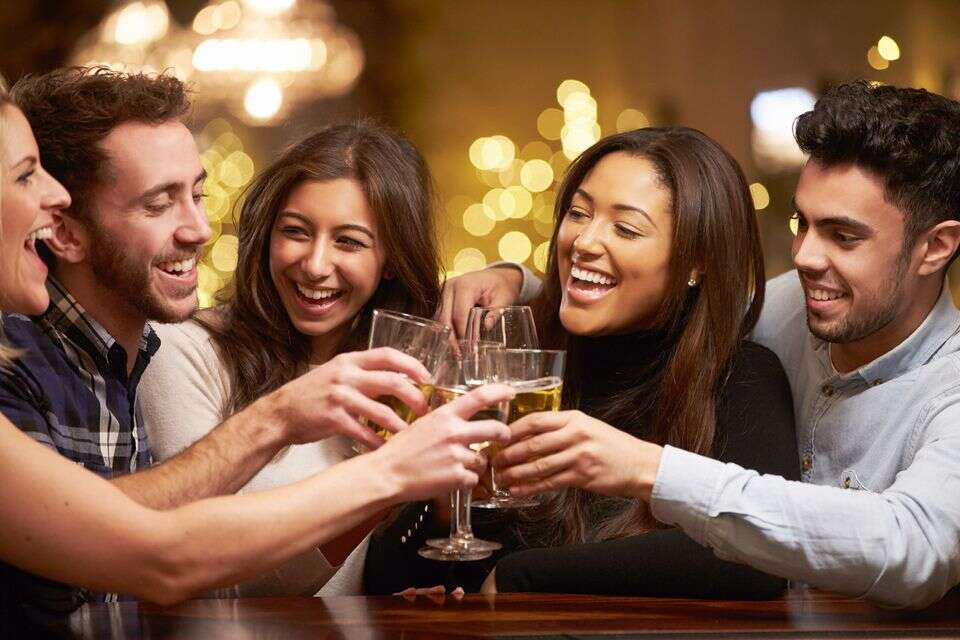 סכנת אלכוהול עם מתנול במזרח. אילוסטרציה , GettyImages