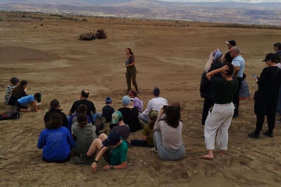 מטיילים באתרי מורשת נדירים שנפתחו לקהל הרחב על ידי צה"ל  , בית ספר שדה כפר עציון 