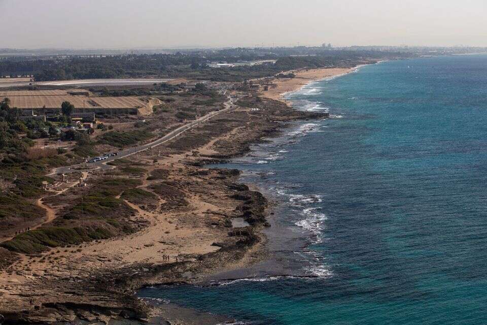 השק יישמר לטווח הארוך? מבט מלמעלה בין חוף אכזיב לראש הנקרה , מישל דוט.קום