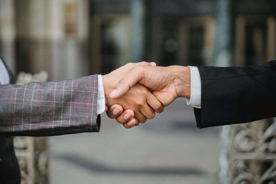 לחיצת יד (אילוסטרציה) , pexels