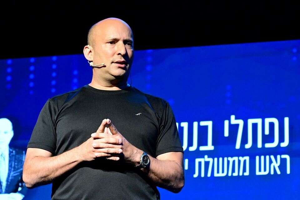 בנט. "ממשלת נתניהו משותקת מול שינויים טקטוניים במזרח התיכון" , יוסי זליגר