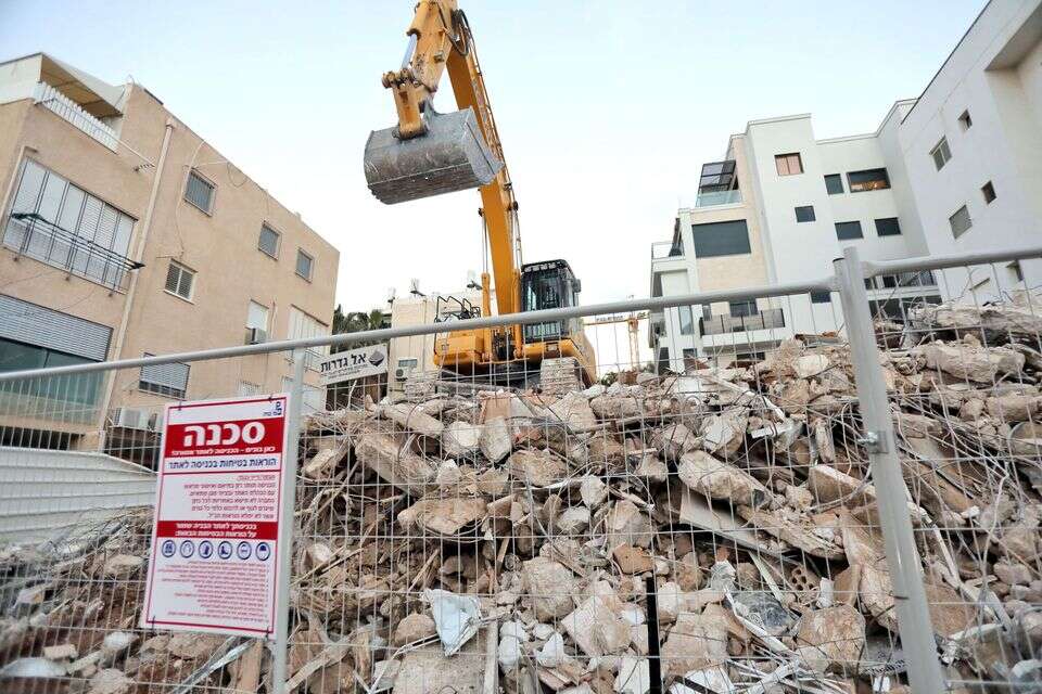 לא לגלות הבטחות חסרות בסיס כשכבר מאוחר מדי. אתר המיועד לפינוי־בינוי (לאתר המצולם אין קשר לנאמר בכתבה) , ארכיון: גדעון מרקוביץ'