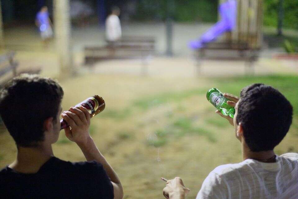 בני נוער משתכרים , יהושע יוסף