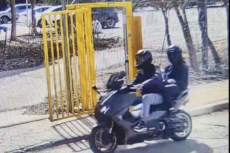 תיעוד הנחת הרימון בפתח בית ראש מועצת מרום הגליל , דוברות המשטרה