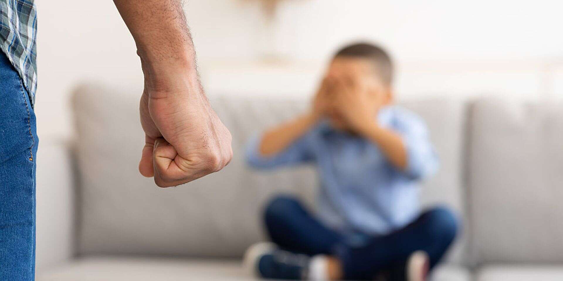 הורה מכה // אילוסטרציה , גטי אימג'ס