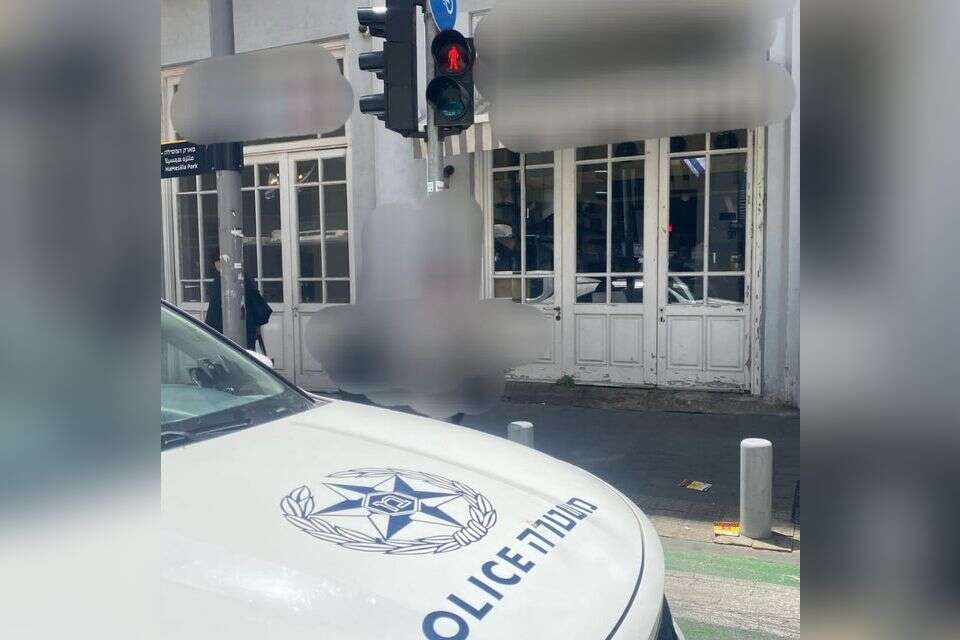 נעצר בעל מסעדה בתל אביב שהעסיק שלושה שוהים בלתי חוקיים , דוברות המשטרה