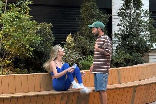 אמילי קופר ועידן גלפר , ללא