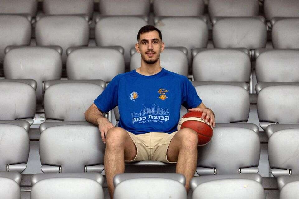 נועם דוברת. "בטוח שלא ראיתם הכל ממני" , אודי ציטיאט
